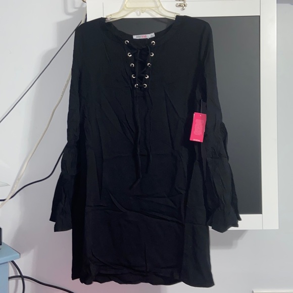 JustFab Dresses & Skirts - Black Long Sleeve Dress .. Size Large